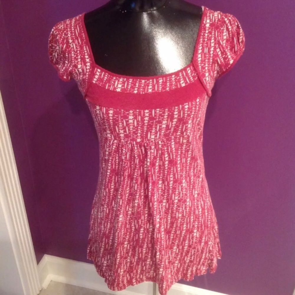 Red Camel Pink and White Top M